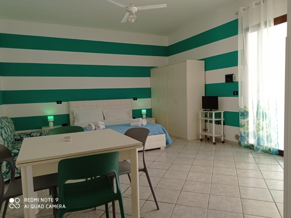 Апартаменти Corte Nel Borgo Мінервіно-ді-Лечче Екстер'єр фото